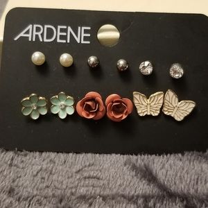 NWT 6 Pairs Of Earrings